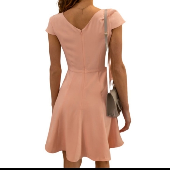 V-neck spring dress - Picture 2 of 8